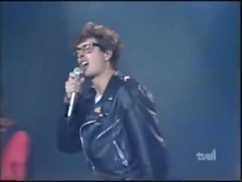 Descubre la vibrante historia detrás del cantante de los Refrescos