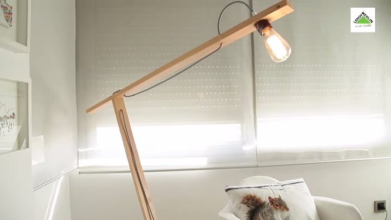 Descubre la lámpara de estudio perfecta en Leroy Merlin